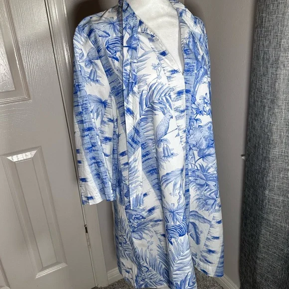 Tuckernuck Safari Toile Blue White Flare Sleeve Dress Size Small - Picture 4 of 11